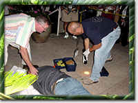 The Murder Mystery begins during Surf'N'Safari '04 (Photo by Dennis & Maryanne Garon)